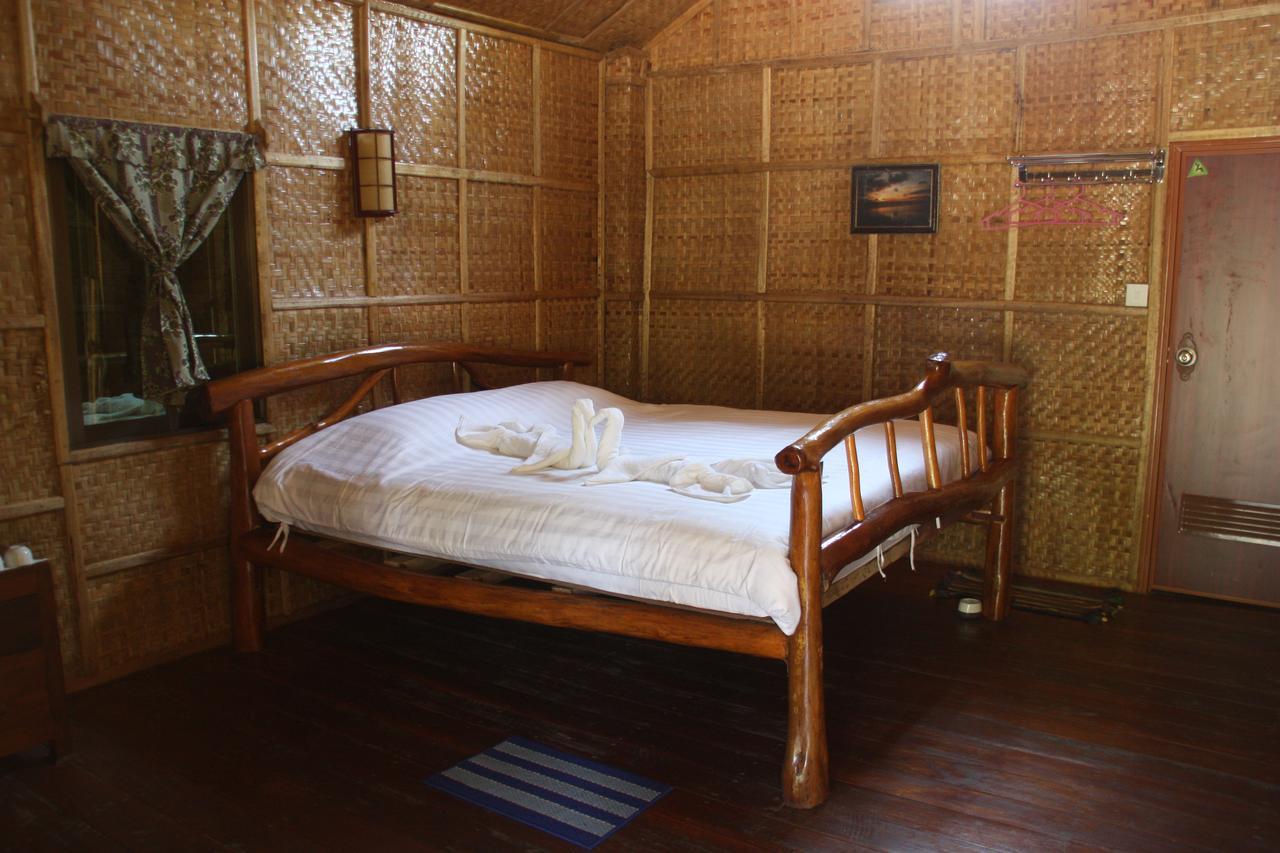 Soe Ko Ko Beach House & Restaurant Ngwesaung Exterior photo
