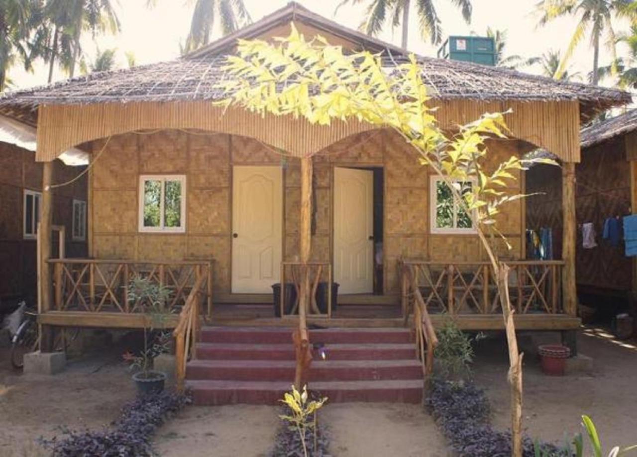 Soe Ko Ko Beach House & Restaurant Ngwesaung Exterior photo